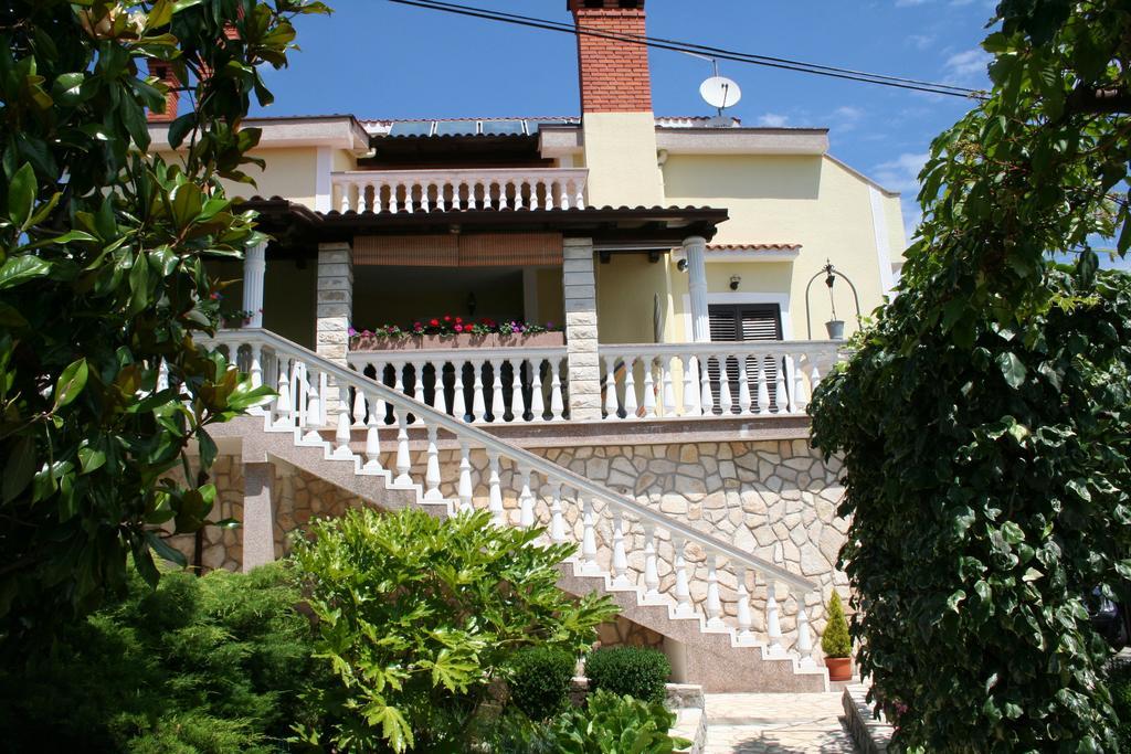 Apartments Petricic With Swimming Pool Ičići 외부 사진
